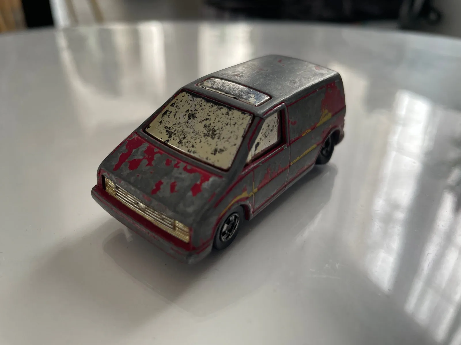 Véhicules miniatures 1985 Hot Wheels Diecast Flip Out's Maroon Capsider Side Flipper Vaultin Van — My KoleK